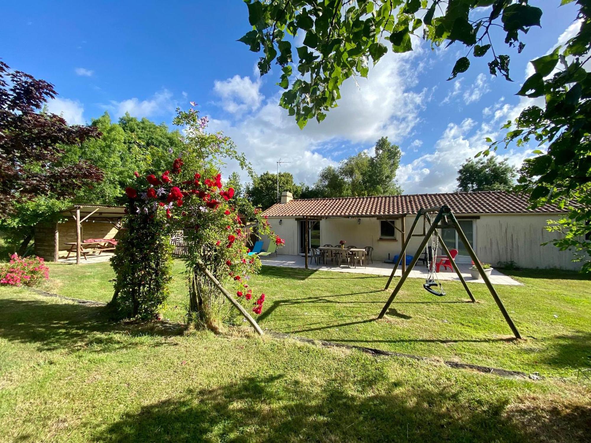 Gite De Campagne Avec Jardin Clos, 3 Chambres, Terrasse, Basse-Cour, Et Terrain De Petanque - Fr-1-306-918 Frossay Dış mekan fotoğraf